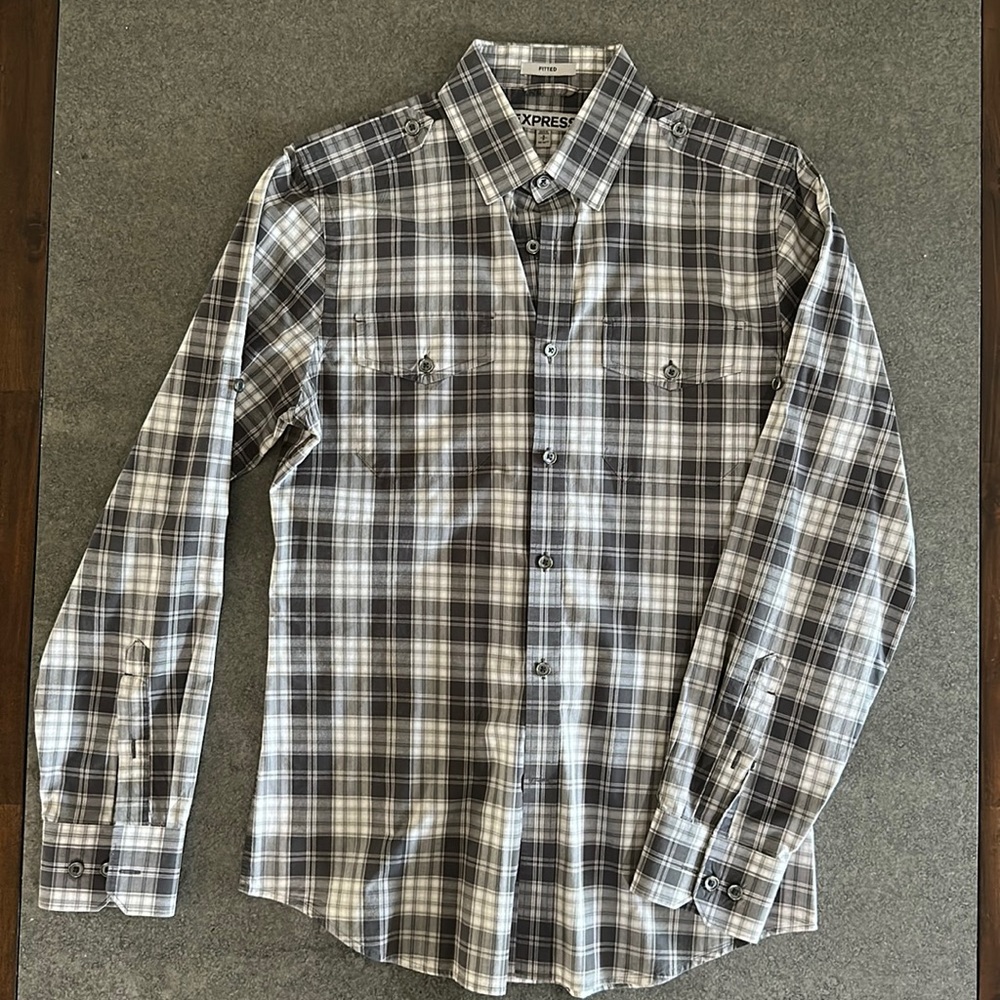 Express Mens fitted button down s/p 14-14 1/2